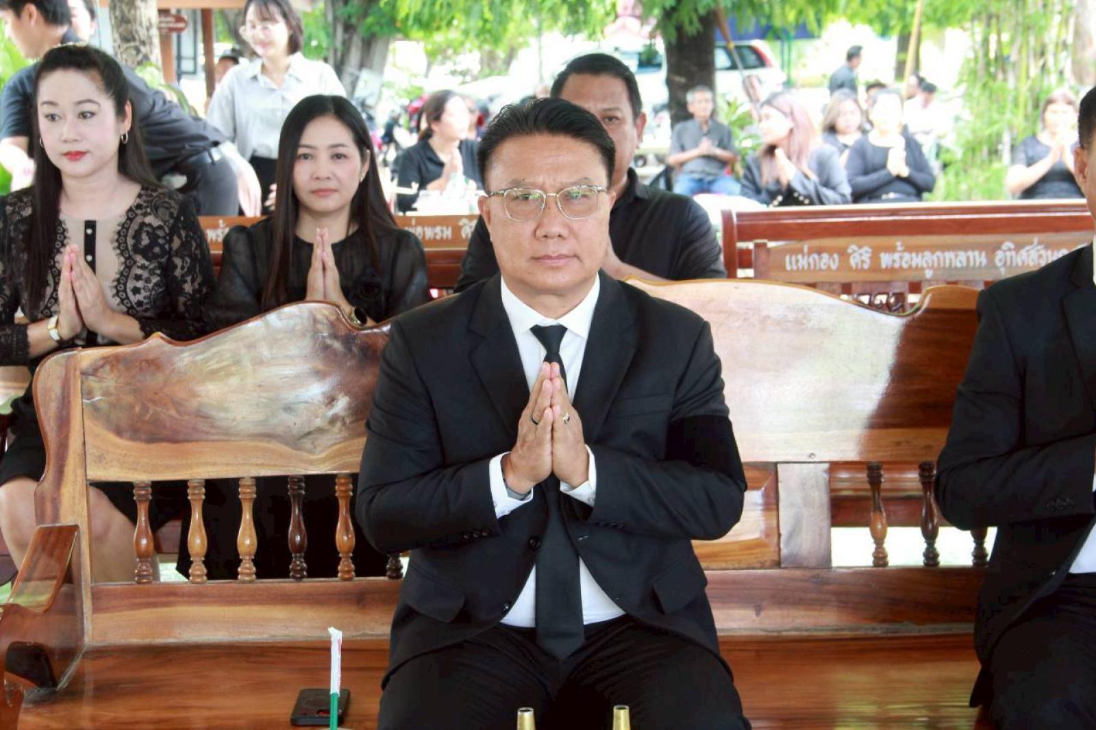 อบจ.ขอนแก่น เป็นประธานในพิธีฌาปนกิจศพ คุณพ่อสุพรรณ์ พิสสาพิมพ์