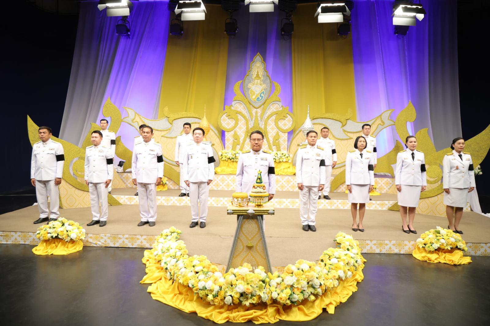  ร่วมบันทึกเทปโทรทัศน์ถวายพระพร เนื่องในโอกาสวันเฉลิมพระชนมพรรษา พระบาทสมเด็จพระปรเมนทรรามาธิบดีศรีสินทรมหาวชิราลงกรณ พระวชิรเกล้าเจ้าอยู่หัว