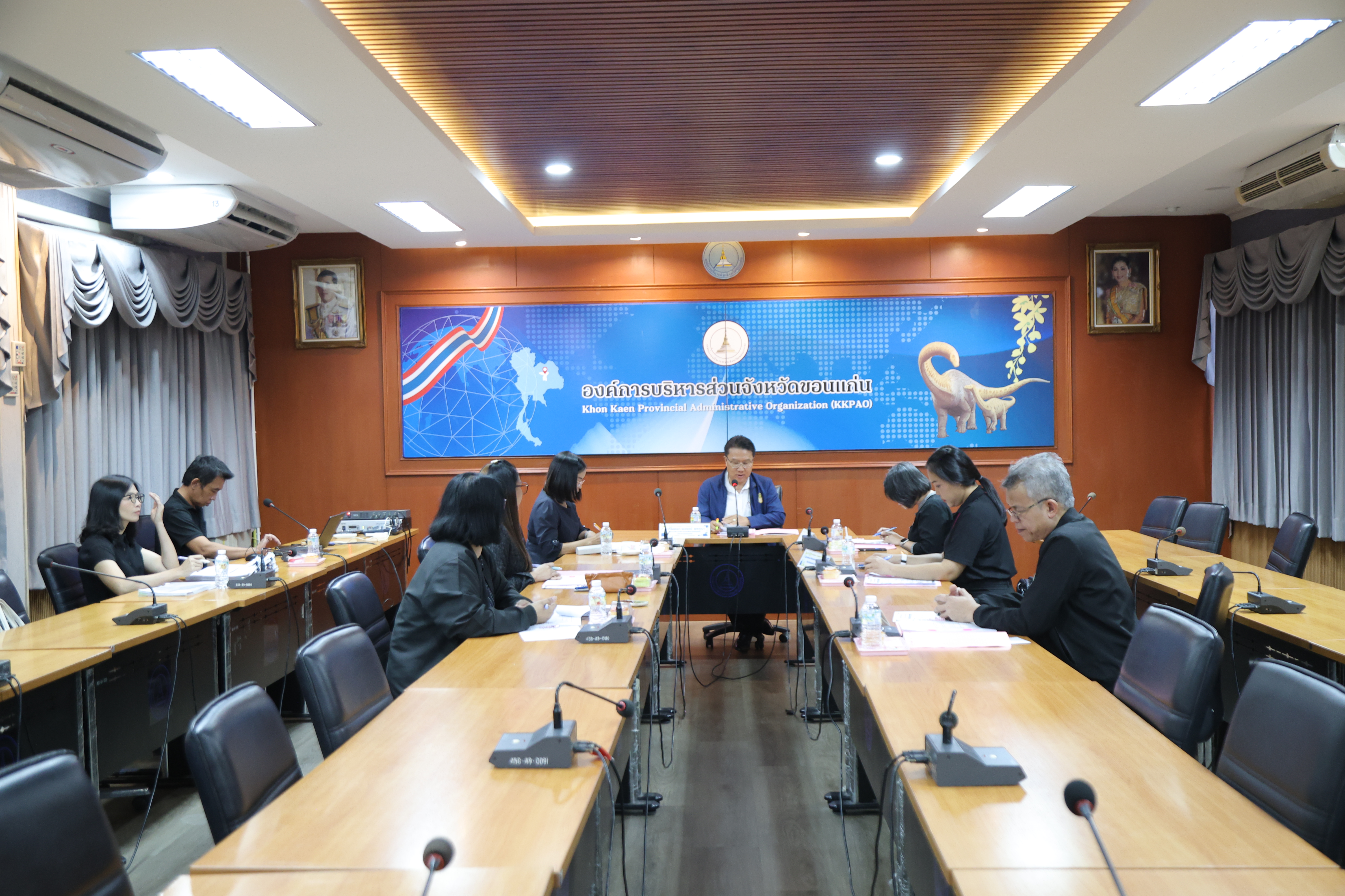 ประชุมคณะกรรมการสงเคราะห์ผู้ป่วยที่ยากไร้ 